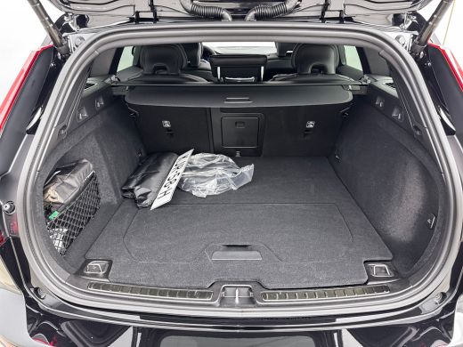 Volvo  V60 T8 Recharge Plus Dark | 18" Allseason | Trekhaak | Panoramadak | Head-Up | 360 Camera | Elektr. v... ActivLease financial lease