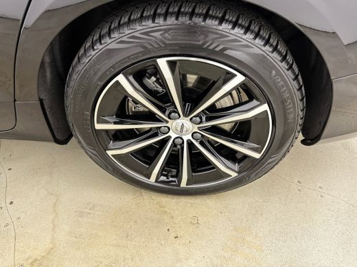 Volvo  V60 T8 Recharge Plus Dark | 18" Allseason | Trekhaak | Panoramadak | Head-Up | 360 Camera | Elektr. v... ActivLease financial lease