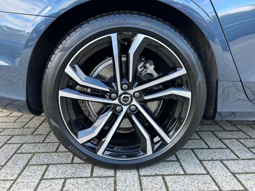 Volvo  V90 2.0 T8 Plug-in hybrid AWD Ultra Dark | Luchtvering | SoH 98% | Heico V-max | Polestar Optimisatio... ActivLease financial lease
