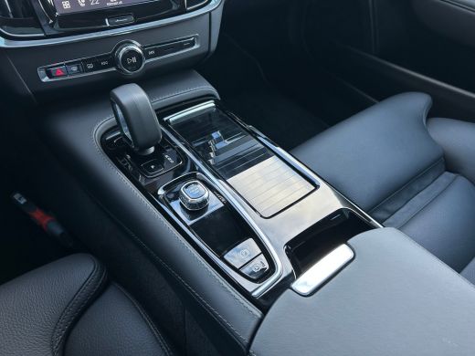 Volvo  V90 2.0 T8 Plug-in hybrid AWD Ultra Dark | Luchtvering | SoH 98% | Heico V-max | Polestar Optimisatio... ActivLease financial lease