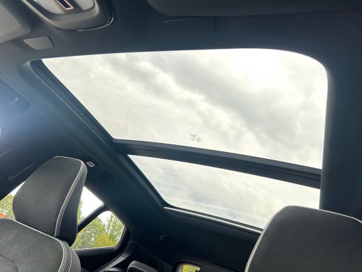 Volvo  XC40 2.0 B4 Plus Dark | Panoramadak | Harman/Kardon | Trekhaak | Camera | ActivLease financial lease