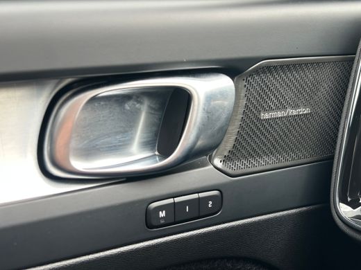 Volvo  XC40 2.0 B4 Plus Dark | Panoramadak | Harman/Kardon | Trekhaak | Camera | ActivLease financial lease