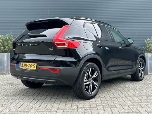 Volvo  XC40 2.0 B4 Plus Dark | Panoramadak | Harman/Kardon | Trekhaak | Camera | ActivLease financial lease