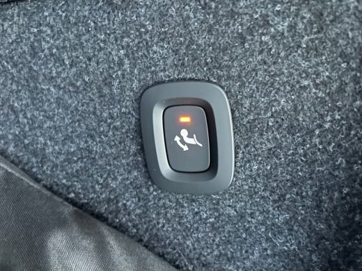 Volvo  XC40 2.0 B4 Plus Dark | Panoramadak | Harman/Kardon | Trekhaak | Camera | ActivLease financial lease