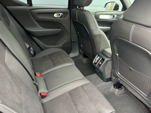 Volvo  XC40 2.0 B4 Plus Dark | Panoramadak | Harman/Kardon | Trekhaak | Camera | ActivLease financial lease