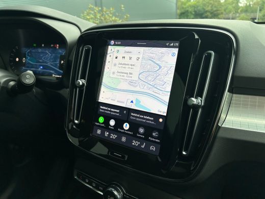 Volvo  XC40 2.0 B4 Plus Dark | Panoramadak | Harman/Kardon | Trekhaak | Camera | ActivLease financial lease
