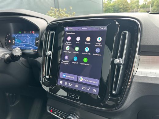 Volvo  XC40 2.0 B4 Plus Dark | Panoramadak | Harman/Kardon | Trekhaak | Camera | ActivLease financial lease