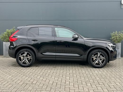 Volvo  XC40 2.0 B4 Plus Dark | Panoramadak | Harman/Kardon | Trekhaak | Camera | ActivLease financial lease