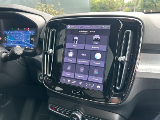 Volvo  XC40 2.0 B4 Plus Dark | Panoramadak | Harman/Kardon | Trekhaak | Camera | ActivLease financial lease