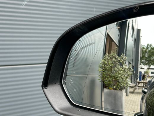 Volvo  XC40 2.0 B4 Plus Dark | Panoramadak | Harman/Kardon | Trekhaak | Camera | ActivLease financial lease
