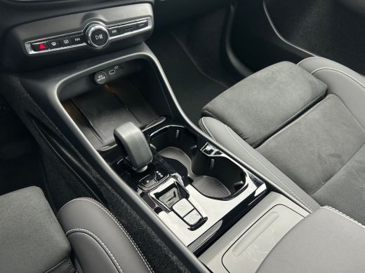 Volvo  XC40 2.0 B4 Plus Dark | Panoramadak | Harman/Kardon | Trekhaak | Camera | ActivLease financial lease