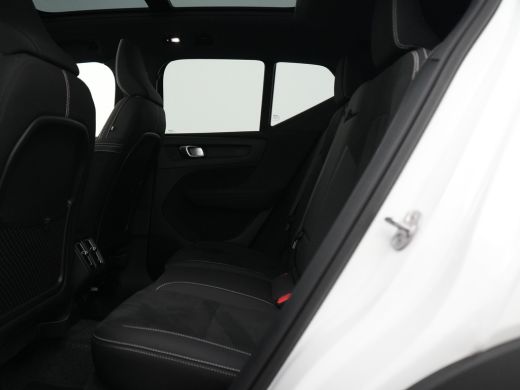 Volvo  XC40 B4 Plus Black Edition | 360&deg; Camera | Nubuck | Panoramadak | Harman/Kardon | 20" | Trekhaak | Ada... ActivLease financial lease