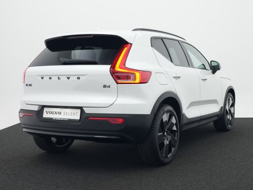 Volvo  XC40 B4 Plus Black Edition | 360&deg; Camera | Nubuck | Panoramadak | Harman/Kardon | 20" | Trekhaak | Ada... ActivLease financial lease