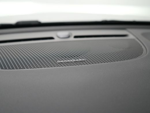 Volvo  XC40 B4 Plus Black Edition | 360&deg; Camera | Nubuck | Panoramadak | Harman/Kardon | 20" | Trekhaak | Ada... ActivLease financial lease