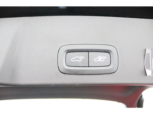 Volvo  XC40 T4 Recharge R-Design | Trekhaak | Panoramadak | SoH 86% | BLIS | 360 Camera | Adaptive Cruise | H... ActivLease financial lease
