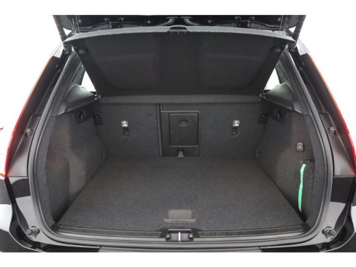 Volvo  XC40 T4 Recharge R-Design | Trekhaak | Panoramadak | SoH 86% | BLIS | 360 Camera | Adaptive Cruise | H... ActivLease financial lease
