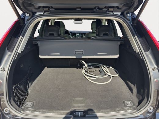Volvo  XC60 2.0 T6 Plug-in hybrid AWD Core Bright | Stuur-Stoel-en Achterbankverwarming | 20' Velgen | Cruise... ActivLease financial lease