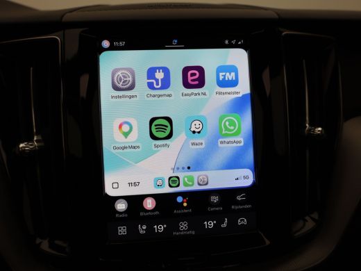 Volvo  XC60 2.0 T6 Plug-in hybrid AWD Plus Dark | Panodak | Trekhaak | Elk. A-klep | Apple Carplay / Adroid |... ActivLease financial lease