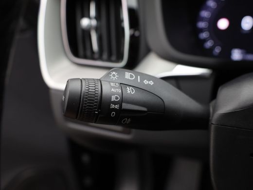 Volvo  XC60 2.0 T6 Plug-in hybrid AWD Plus Dark | Panodak | Trekhaak | Elk. A-klep | Apple Carplay / Adroid |... ActivLease financial lease