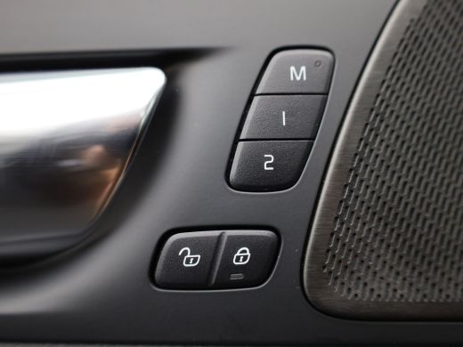 Volvo  XC60 2.0 T6 Plug-in hybrid AWD Plus Dark | Panodak | Trekhaak | Elk. A-klep | Apple Carplay / Adroid |... ActivLease financial lease