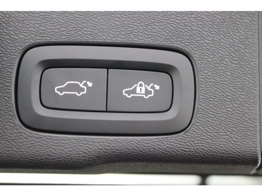 Volvo  XC60 T8 AWD Ultra Bright Exec. Ed. | Luchtvering | Trekhaak | Bowers & Wilkins | Massega | Snel Leverb... ActivLease financial lease