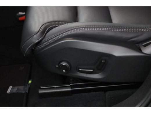Volvo  XC60 T8 AWD Ultra Bright Exec. Ed. | Luchtvering | Trekhaak | Bowers & Wilkins | Massega | Snel Leverb... ActivLease financial lease