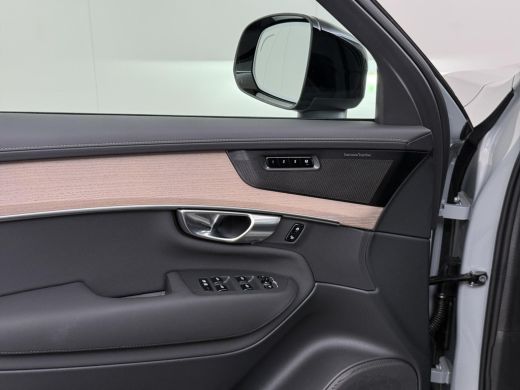 Volvo  XC90 2.0 T8 Plug-in hybrid AWD Plus Dark VAN:69.900,- VOOR:67.877,- UW HERFSTVOORDEEL:2.023,- ACC | AP... ActivLease financial lease