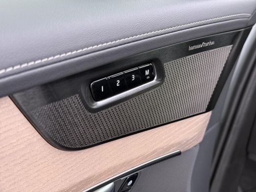 Volvo  XC90 2.0 T8 Plug-in hybrid AWD Plus Dark VAN:69.900,- VOOR:67.877,- UW HERFSTVOORDEEL:2.023,- ACC | AP... ActivLease financial lease