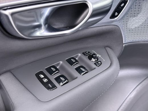 Volvo  XC90 2.0 T8 Plug-in hybrid AWD Ultra Dark VAN:77.900,- VOOR:71.877,- UW HERFSTVOORDEEL:6.023,-BOWERS &... ActivLease financial lease