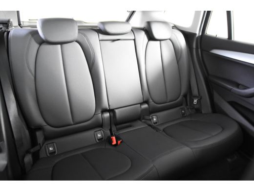 BMW X1 sDrive18i *1ste Eigenaar*Leer*Navigatie*Trekhaak*Carplay* ActivLease financial lease