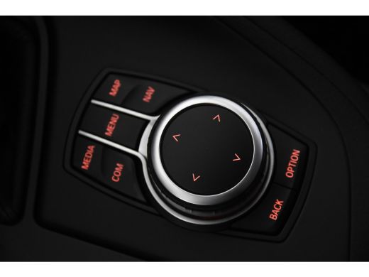 BMW X1 sDrive18i *1ste Eigenaar*Leer*Navigatie*Trekhaak*Carplay* ActivLease financial lease