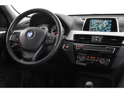 BMW X1 sDrive18i *1ste Eigenaar*Leer*Navigatie*Trekhaak*Carplay* ActivLease financial lease