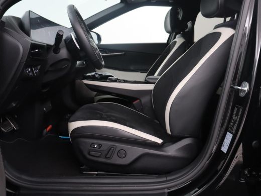 Kia EV6 | SOH 95% | Trekhaak | Panoramadak | Head up | Adaptive cruise | 360 camera | Stoelventilatie | S... ActivLease financial lease