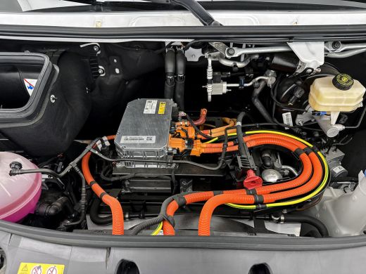 Mercedes-Benz eSprinter 320 L3H2 Pro 81kWh Nieuw Led Snelladen Carplay Betimmering ActivLease financial lease