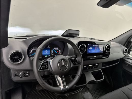 Mercedes-Benz eSprinter 320 L3H2 Pro 81kWh Nieuw Led Snelladen Carplay Betimmering ActivLease financial lease