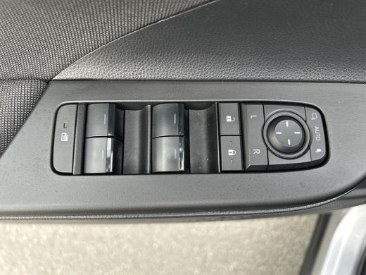 Toyota C-HR 1.8 Hybrid 140 Dynamic ActivLease financial lease