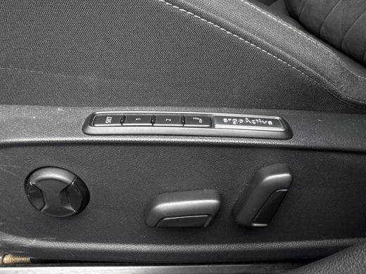 Volkswagen e-Golf 204PK E-HYBRIDE DSG STYLE ALCANTARA/NAVI/CARPLAY ActivLease financial lease