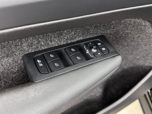Volvo  XC40 Single Motor Core 69 kWh | 19" Allseason | Stoel/Stuurverwarming | Warmtepomp | Google Navigatie ... ActivLease financial lease