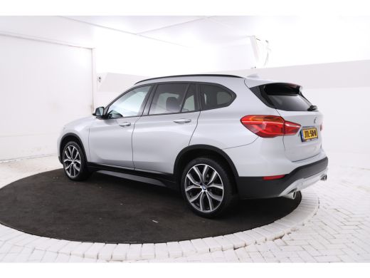 BMW X1 sDrive18d High Executive - Automaat, Panorama dak, Navigatie ActivLease financial lease