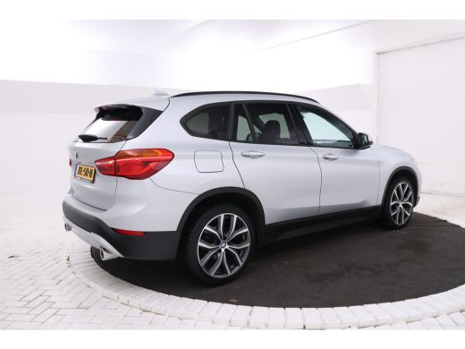 BMW X1 sDrive18d High Executive - Automaat, Panorama dak, Navigatie ActivLease financial lease