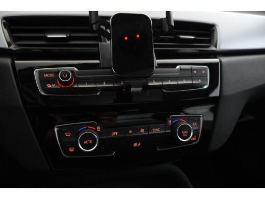 BMW X1 sDrive18d High Executive - Automaat, Panorama dak, Navigatie ActivLease financial lease