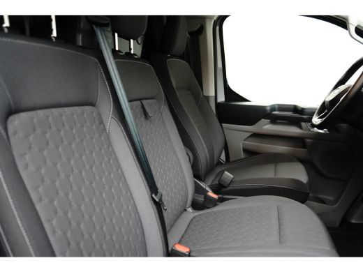 Ford E-Transit Custom 340 L2H1 71KWh 218 pk Limited | 3 Zits | Winterpack | 370km WLTP | 2300kg Trekgewicht ActivLease financial lease