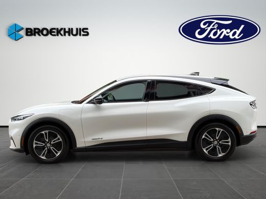 Ford Mustang Mach-E Mach-E RWD 75 kWh 269pk | Camera v&a | Adaptive Cruise | Winter Pack | Star White Metallic | ActivLease financial lease