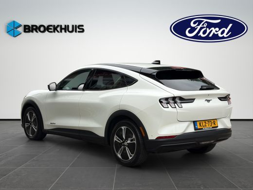 Ford Mustang Mach-E Mach-E RWD 75 kWh 269pk | Camera v&a | Adaptive Cruise | Winter Pack | Star White Metallic | ActivLease financial lease