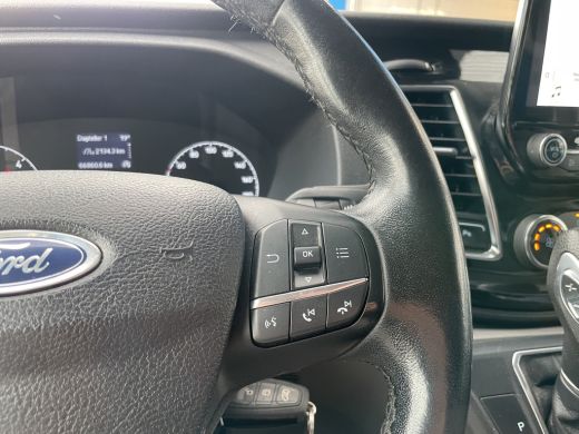 Ford Transit Custom 300 2.0 170pk TDCI L2H1 Limited DC | Trekhaak | 2x Schuifdeur | Camera | Leder | Stoelverwarming ActivLease financial lease