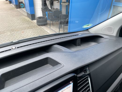 Ford Transit Custom 300 2.0 170pk TDCI L2H1 Limited DC | Trekhaak | 2x Schuifdeur | Camera | Leder | Stoelverwarming ActivLease financial lease