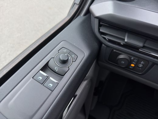 Ford Transit Custom 300 2.0 TDCI L1H1 170pk Sport Vol! | Trekhaak | 19 Inch LMV | Camera | | Achteruitrijcamera | App... ActivLease financial lease