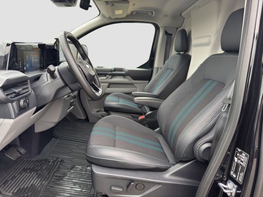 Ford Transit Custom 300 2.0 TDCI L1H1 170pk Sport Vol! | Trekhaak | 19 Inch LMV | Camera | | Achteruitrijcamera | App... ActivLease financial lease