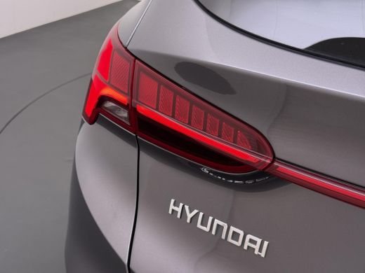 Hyundai Santa Fe 1.6 T-GDI PHEV Premium Sky 7p. APPLE CARP. | STOEL VENTILATIE/VERWARMING | 7 PERS | 360˚ CAMERA |... ActivLease financial lease