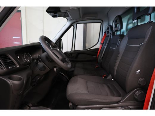 Iveco Daily 35C16 3.0 BAKWAGEN MEUBELBAK MET LAADKLEP ZIJDEUR ActivLease financial lease